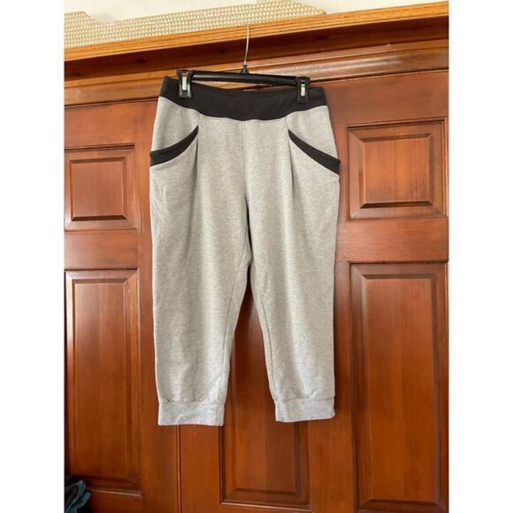 Lucy Brand cropped jogger Medium
